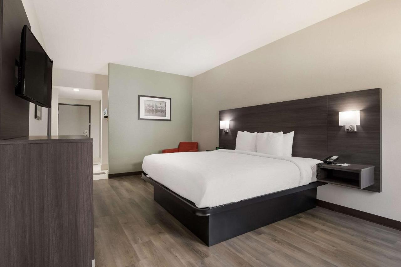 Quality Suites I-44 Талса Экстерьер фото