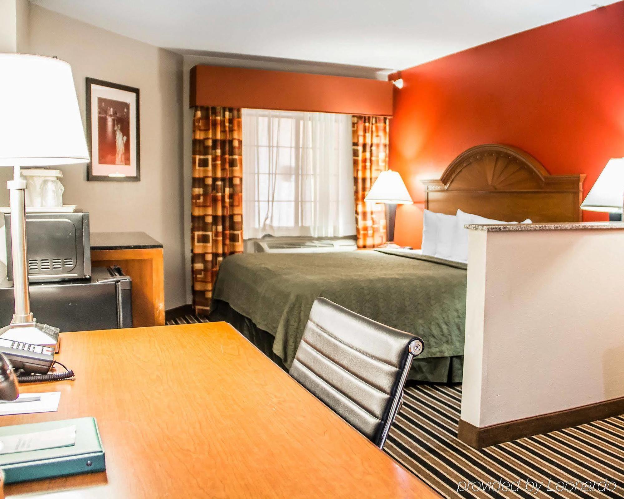 Quality Suites I-44 Талса Экстерьер фото